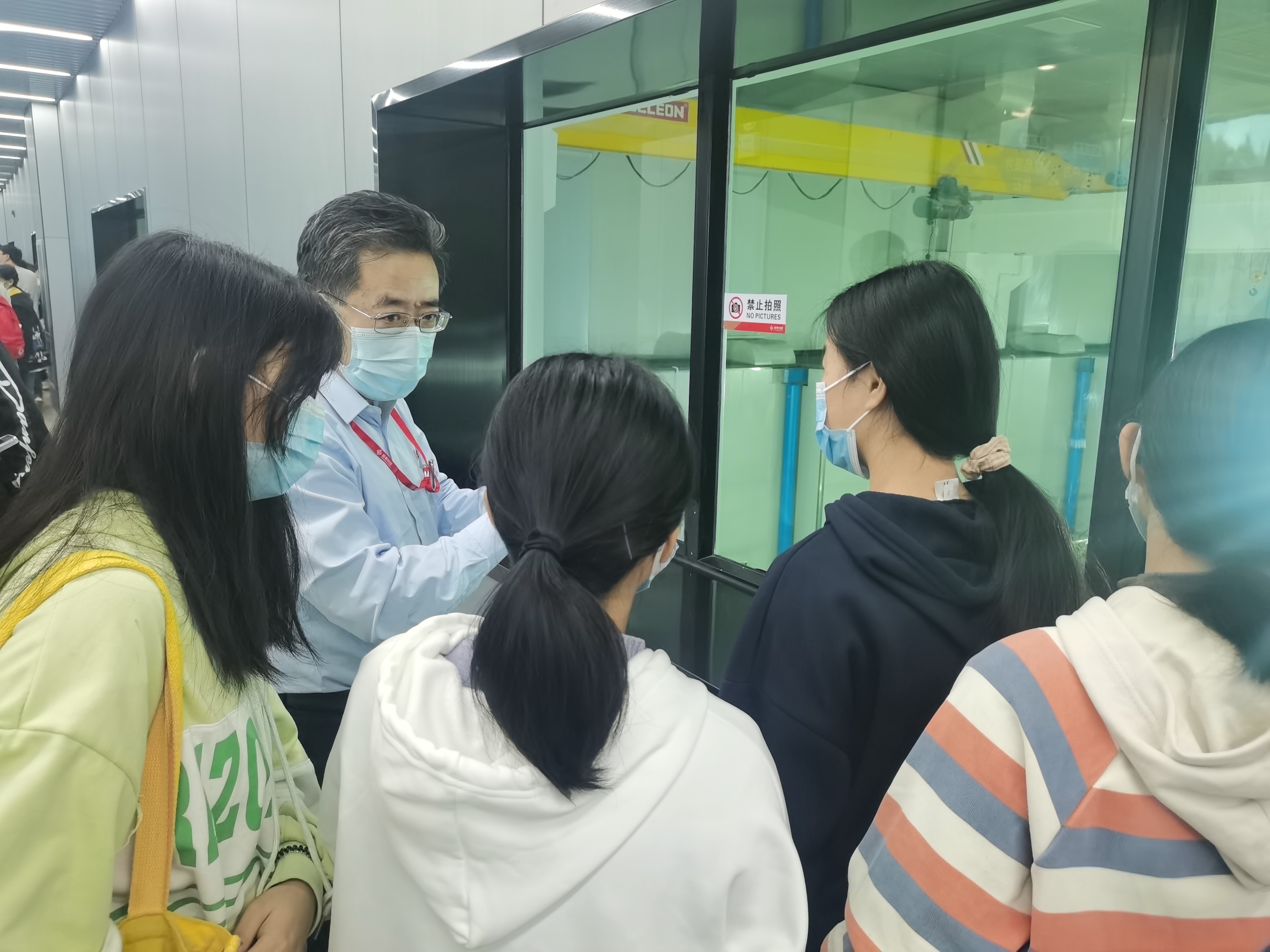 校企合作 | 嘉應(yīng)大學師生參觀學習超華科技雁洋廠區(qū)